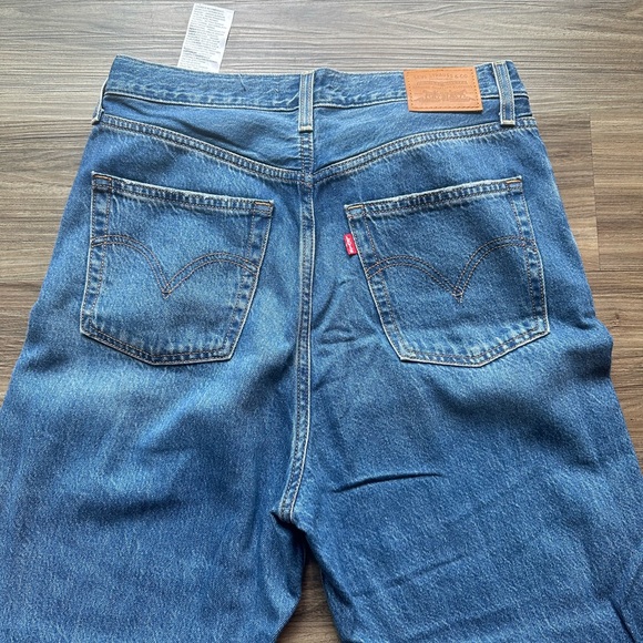 Levi's Ribcage Straight ankle jeans in Georgie Blue - Picture 4 of 6